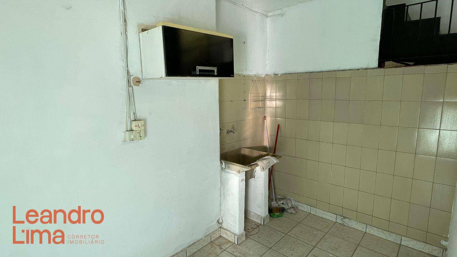 Casa para alugar com 2 quartos, 50m² - Foto 11