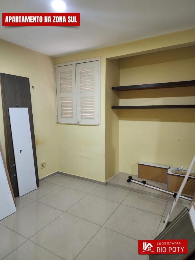 Apartamento à venda com 3 quartos, 93m² - Foto 2