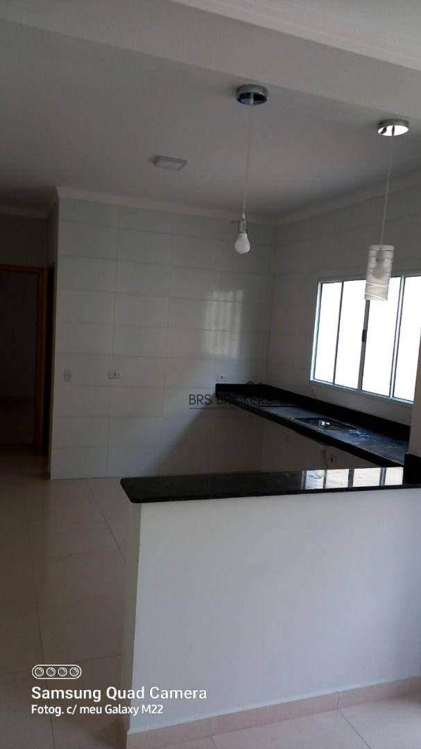 Casa à venda com 2 quartos, 80m² - Foto 2