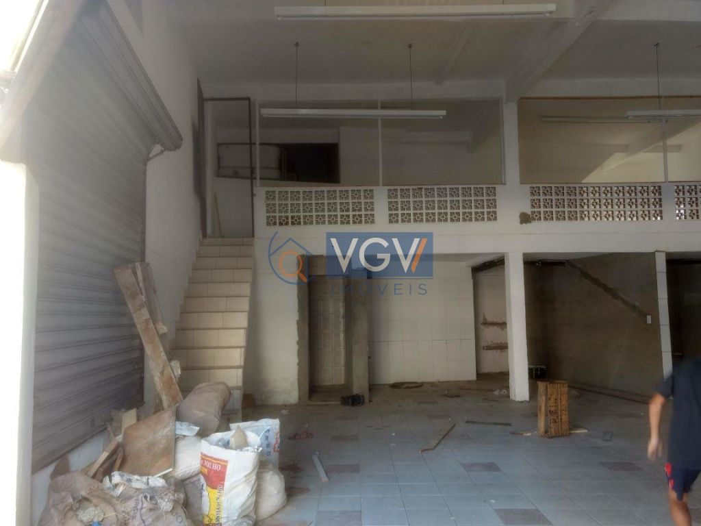 Casa à venda com 4 quartos, 320m² - Foto 6