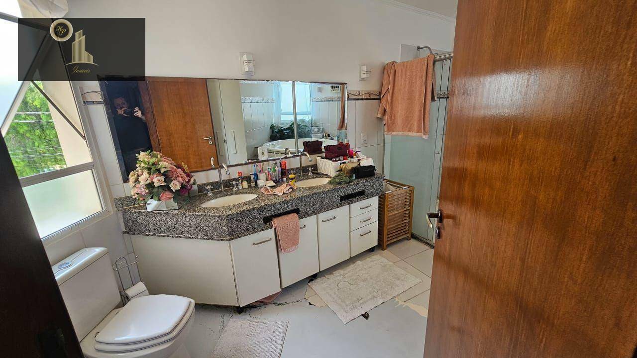 Casa de Condomínio à venda e aluguel com 4 quartos, 600m² - Foto 40