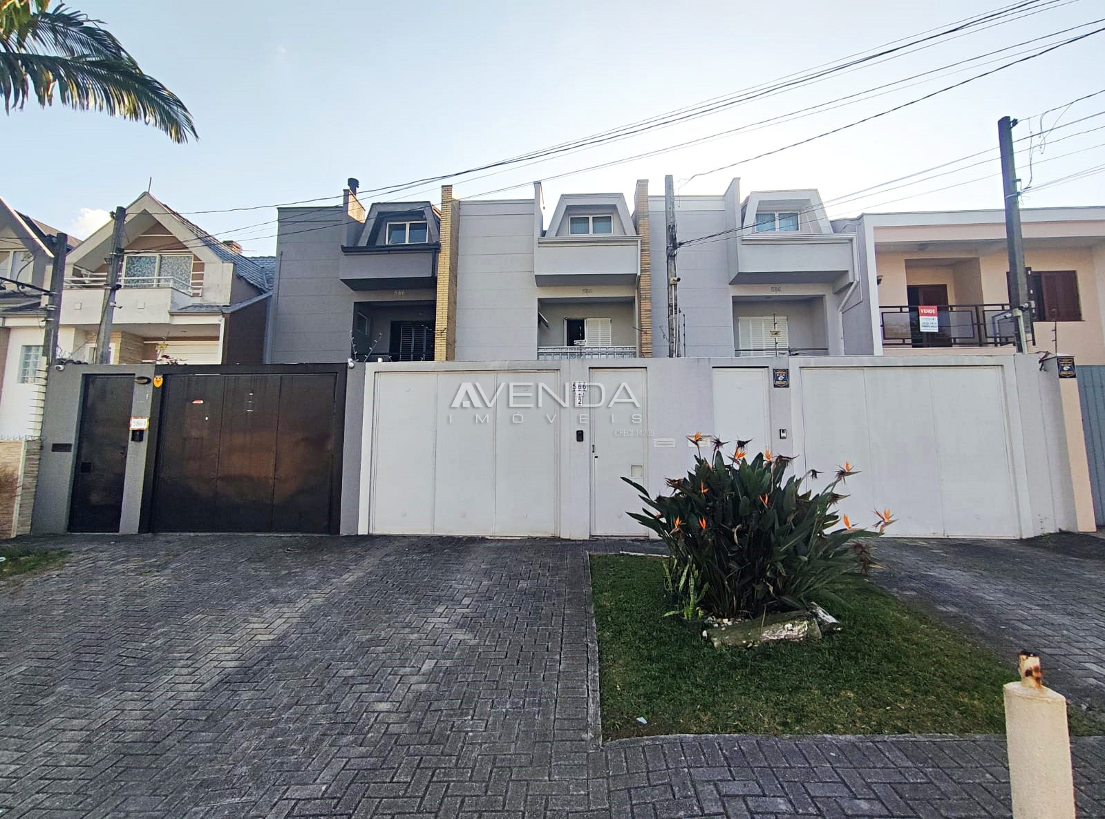 Sobrado à venda com 3 quartos, 174m² - Foto 1