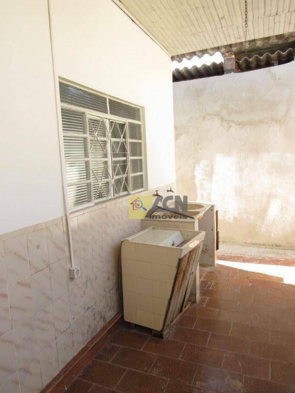 Casa para alugar com 4 quartos, 182m² - Foto 26