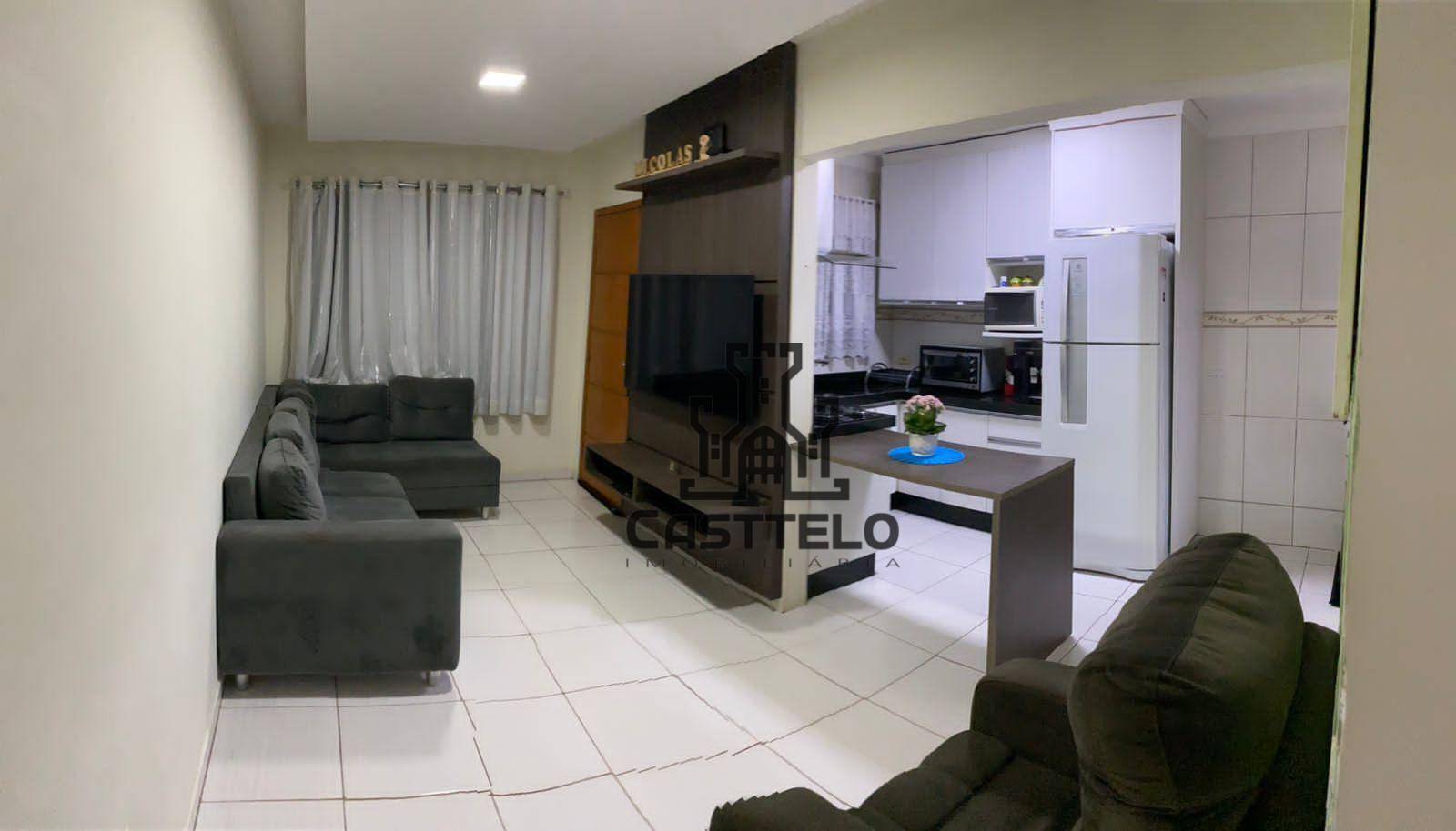 Casa à venda com 2 quartos, 70m² - Foto 1