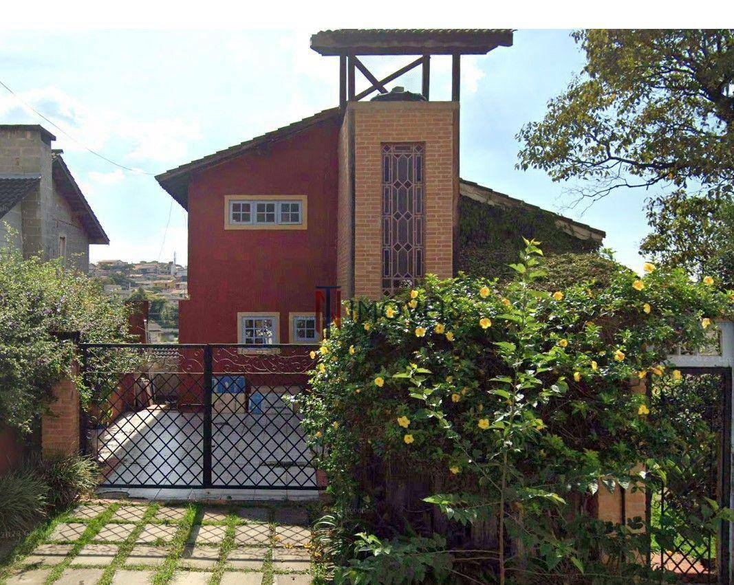 Casa para alugar com 4 quartos, 230m² - Foto 2