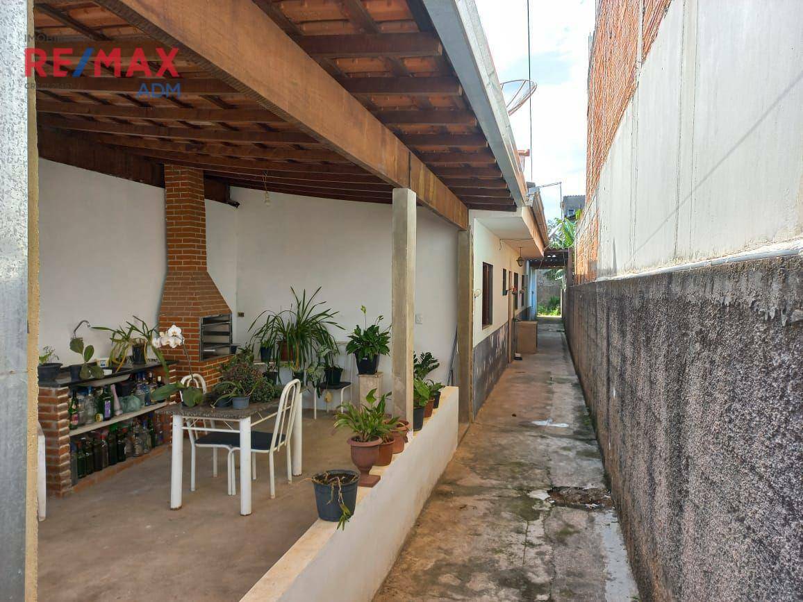 Casa de Condomínio à venda com 4 quartos, 170m² - Foto 1