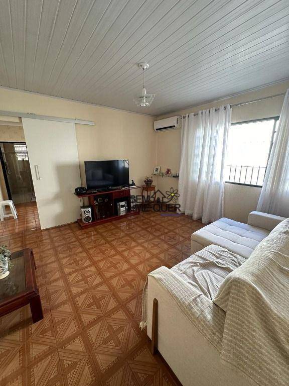 Casa à venda com 3 quartos, 100m² - Foto 2