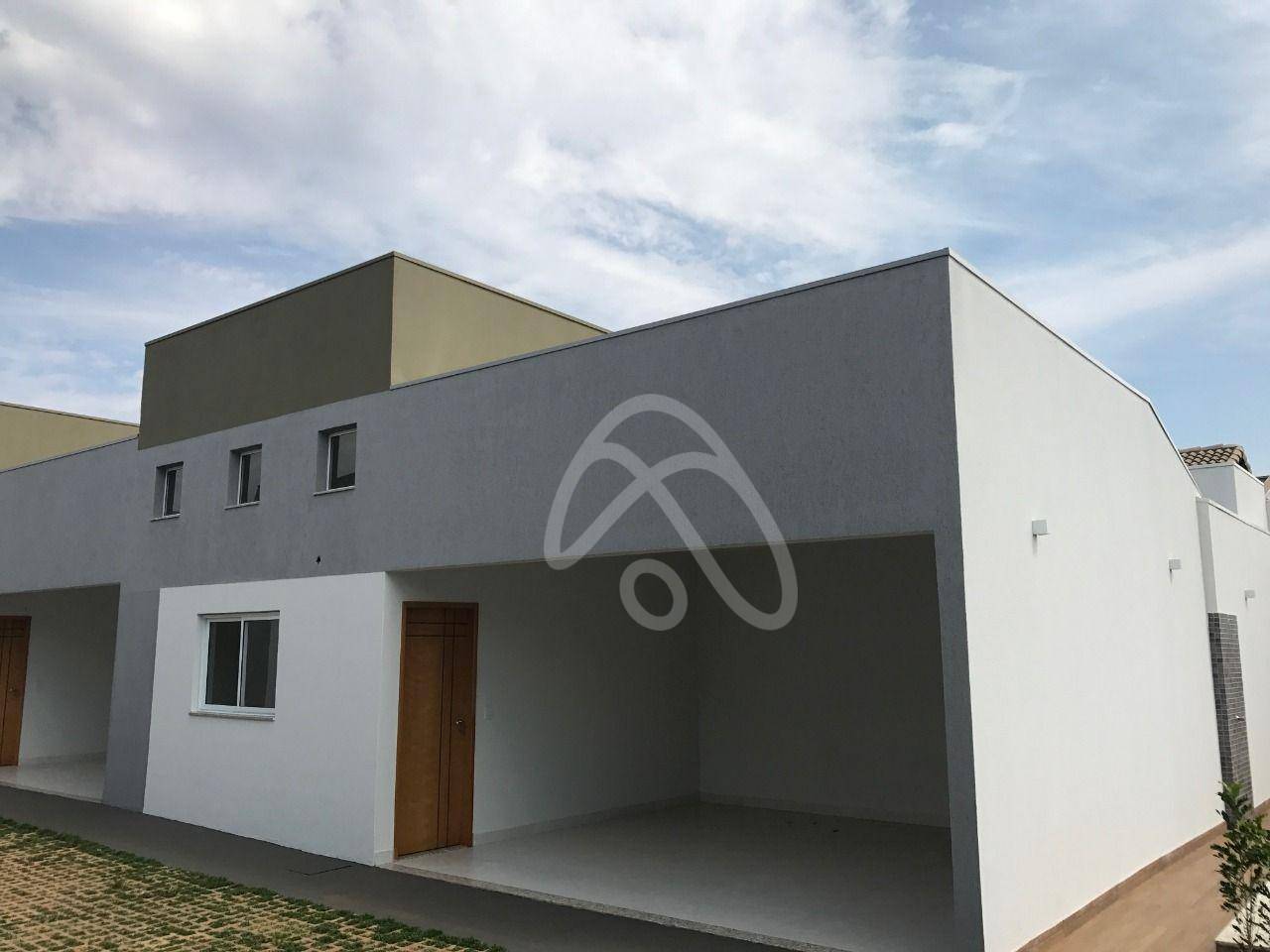 Casa à venda com 3 quartos, 95m² - Foto 1