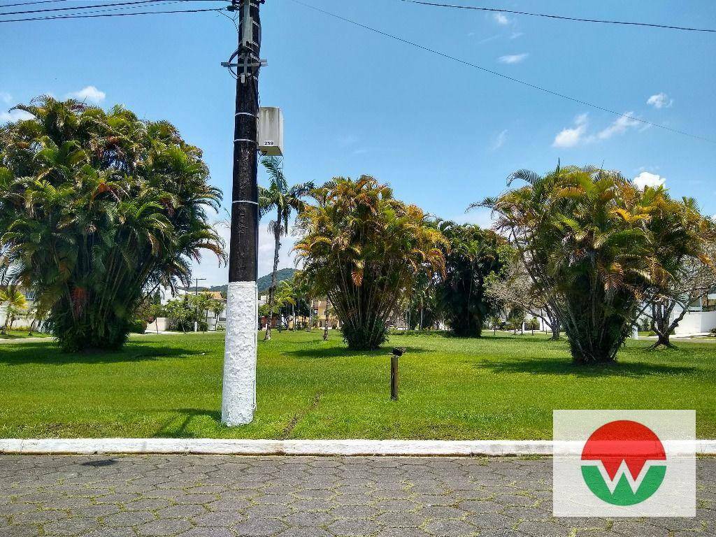 Casa de Condomínio para alugar com 4 quartos, 400m² - Foto 39