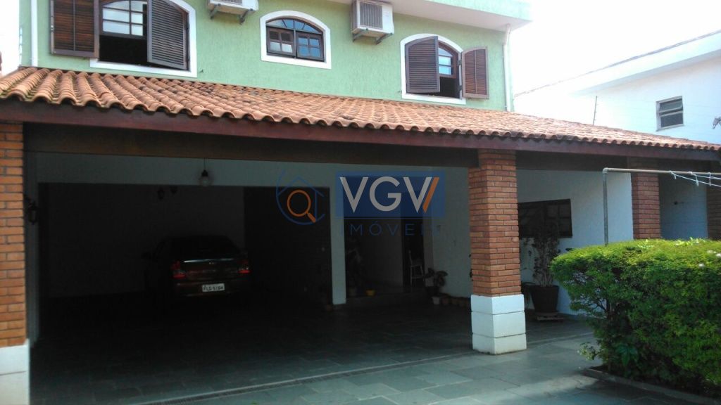 Casa à venda com 3 quartos, 280m² - Foto 1