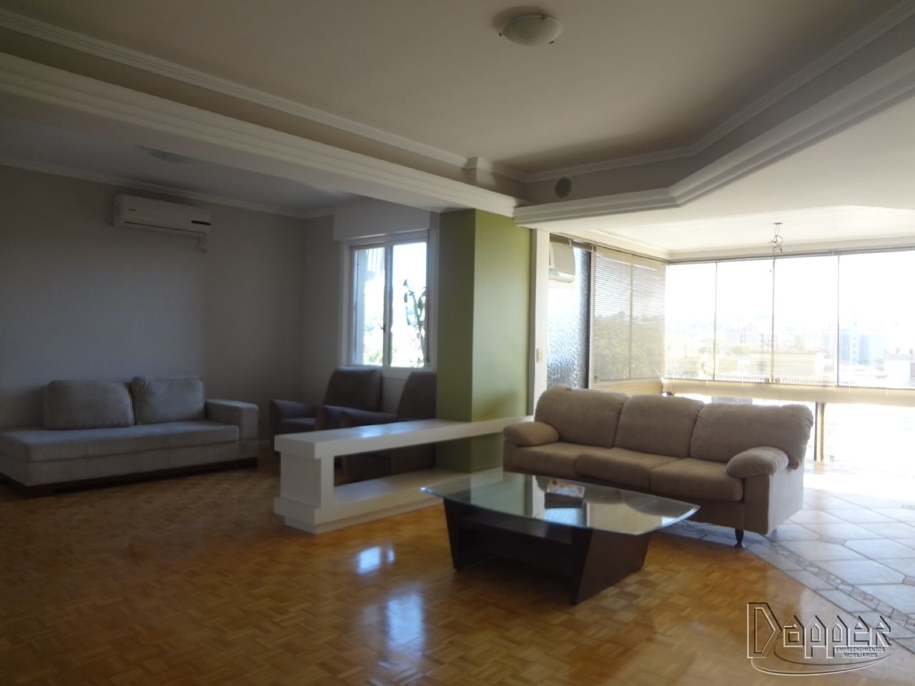 Apartamento à venda com 3 quartos, 189m² - Foto 2