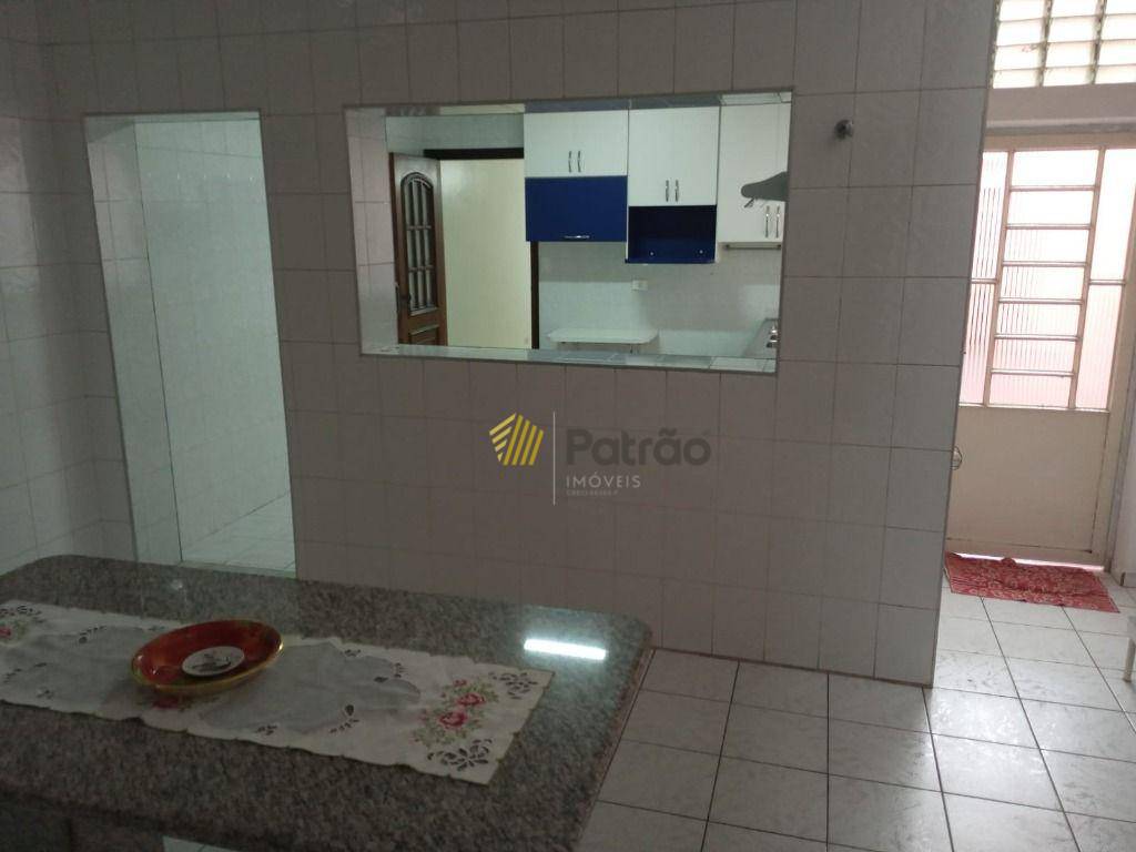 Sobrado à venda com 2 quartos, 165m² - Foto 3