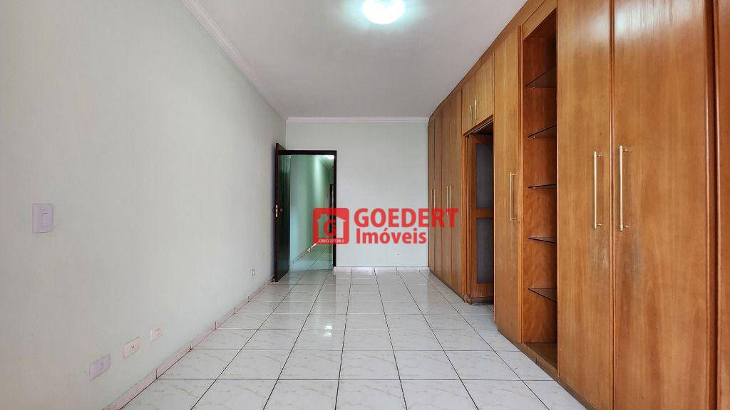 Sobrado à venda e aluguel com 3 quartos, 220m² - Foto 25