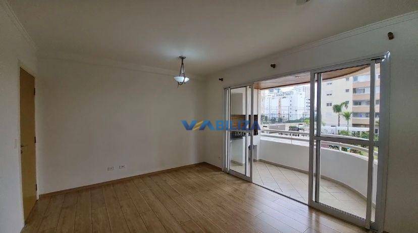 Apartamento à venda com 3 quartos, 94m² - Foto 2