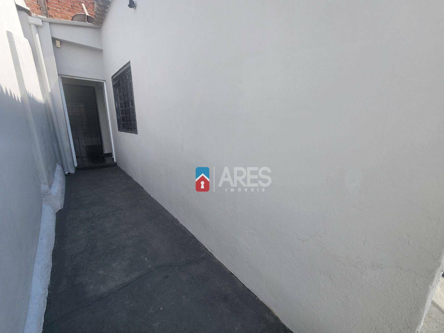 Casa para alugar com 1 quarto, 54m² - Foto 2