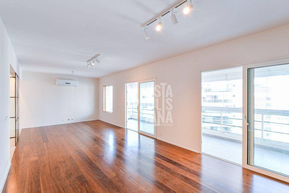 Apartamento à venda com 3 quartos, 139m² - Foto 1