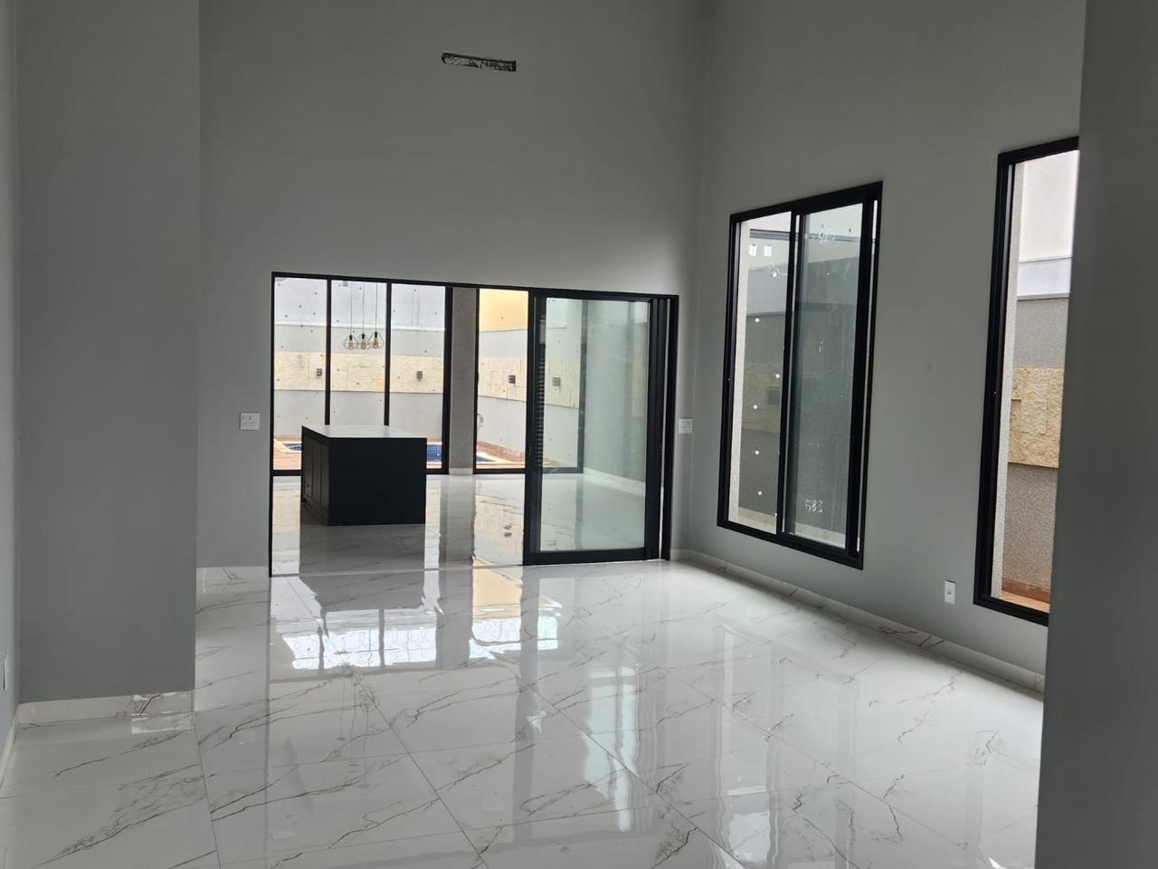Casa à venda com 3 quartos, 204m² - Foto 3