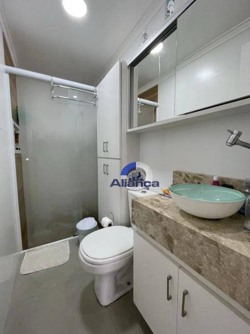 Apartamento à venda com 2 quartos, 62m² - Foto 9