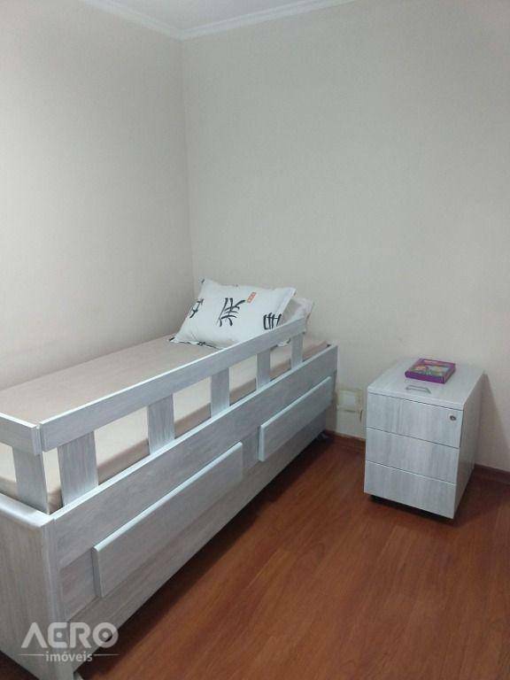 Apartamento à venda com 3 quartos, 74m² - Foto 11