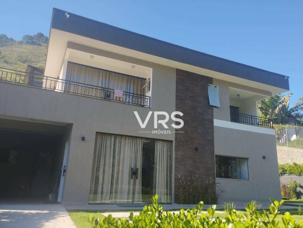 Casa à venda com 3 quartos, 180m² - Foto 1