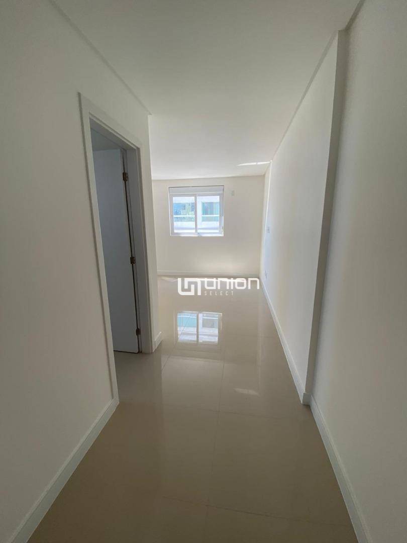 Apartamento à venda com 3 quartos, 140m² - Foto 7