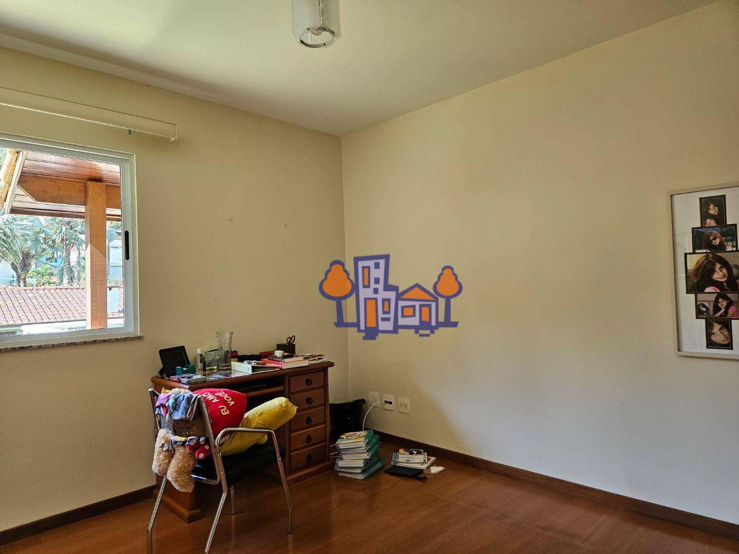 Casa à venda com 5 quartos, 326m² - Foto 25
