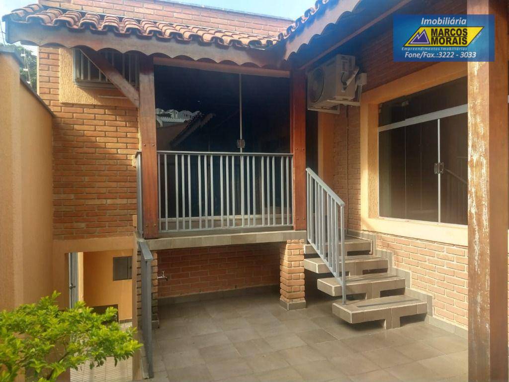 Casa para alugar com 3 quartos, 300m² - Foto 10