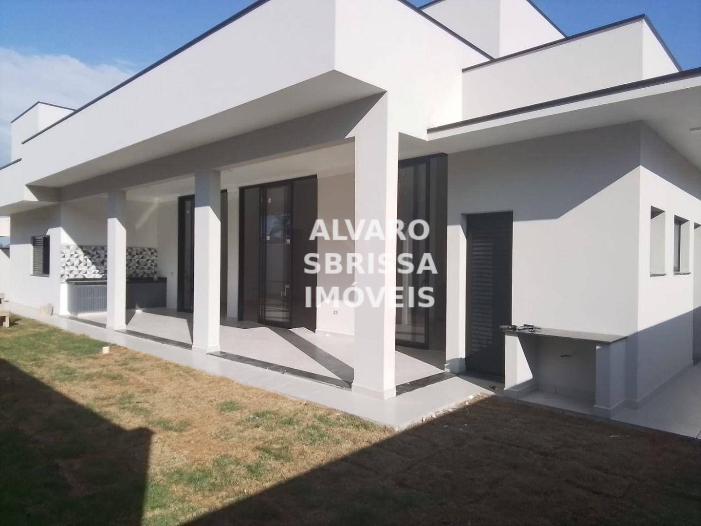 Casa de Condomínio à venda com 3 quartos, 230m² - Foto 1