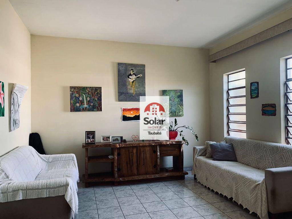 Casa à venda com 5 quartos, 180m² - Foto 2