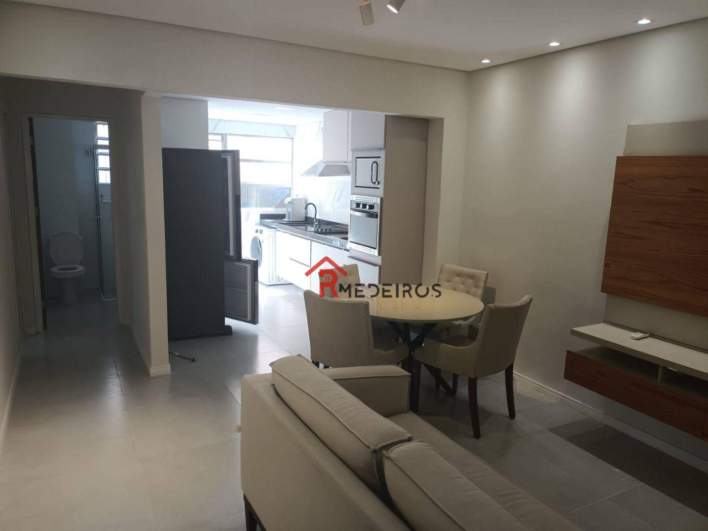 Apartamento à venda com 1 quarto, 45m² - Foto 2