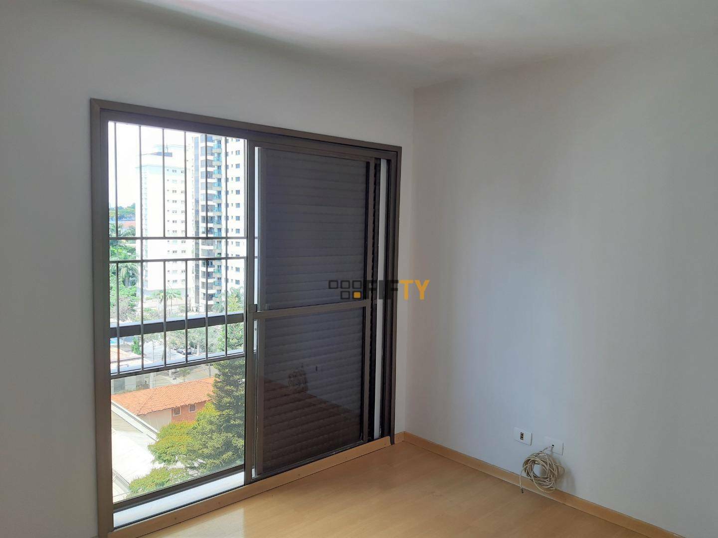 Apartamento para alugar com 3 quartos, 110m² - Foto 11