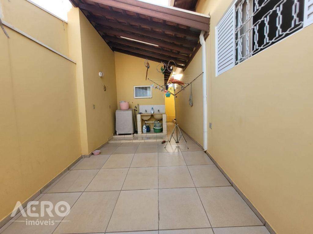 Casa à venda com 4 quartos, 190m² - Foto 26