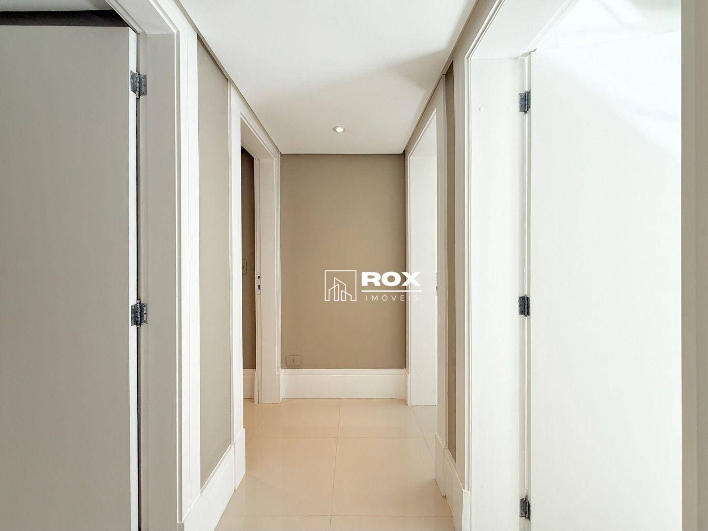 Apartamento para alugar com 3 quartos, 217m² - Foto 34