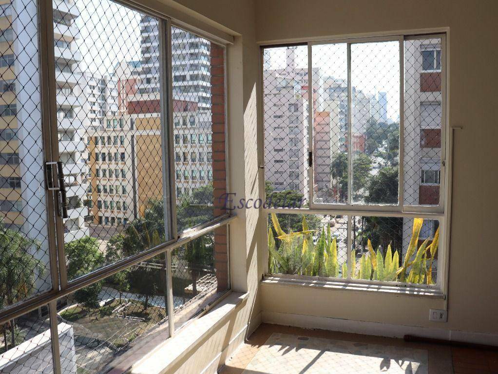 Apartamento à venda com 3 quartos, 189m² - Foto 2