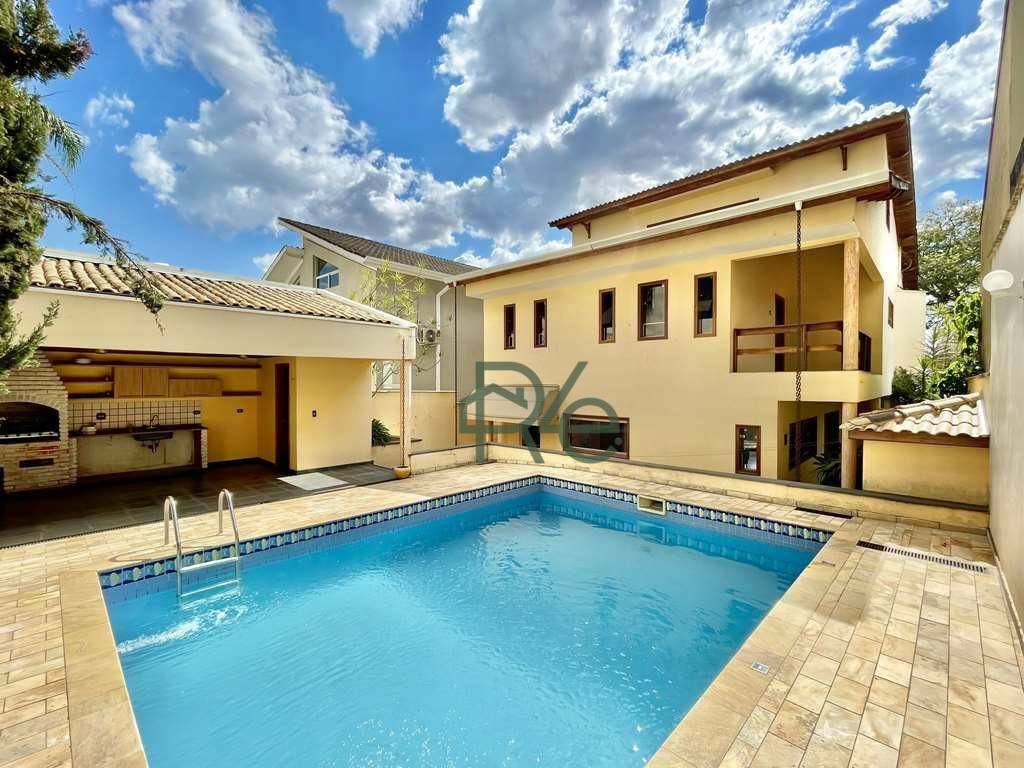 Casa de Condomínio à venda com 3 quartos, 390m² - Foto 1