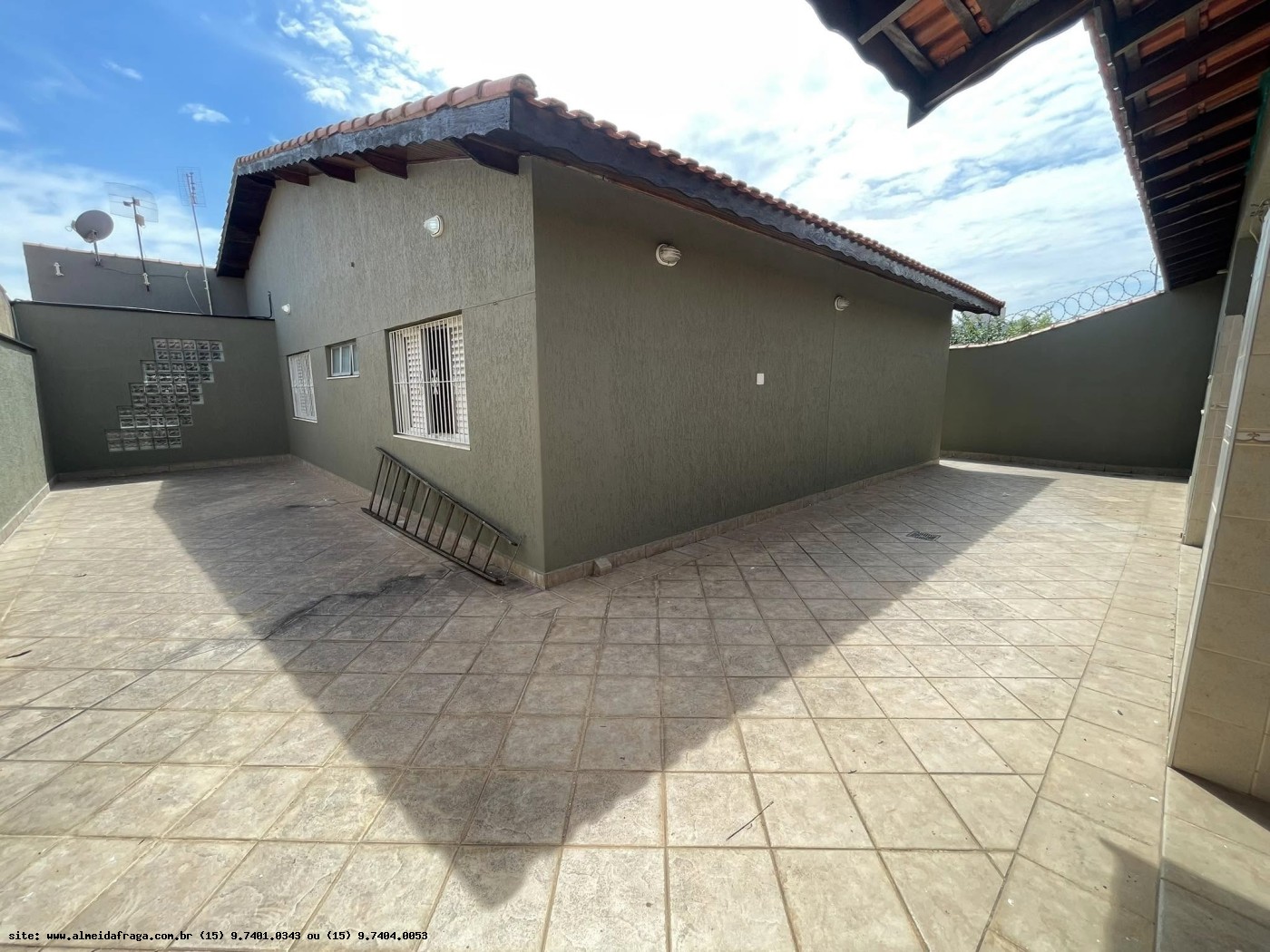 Casa para alugar com 3 quartos, 375m² - Foto 2