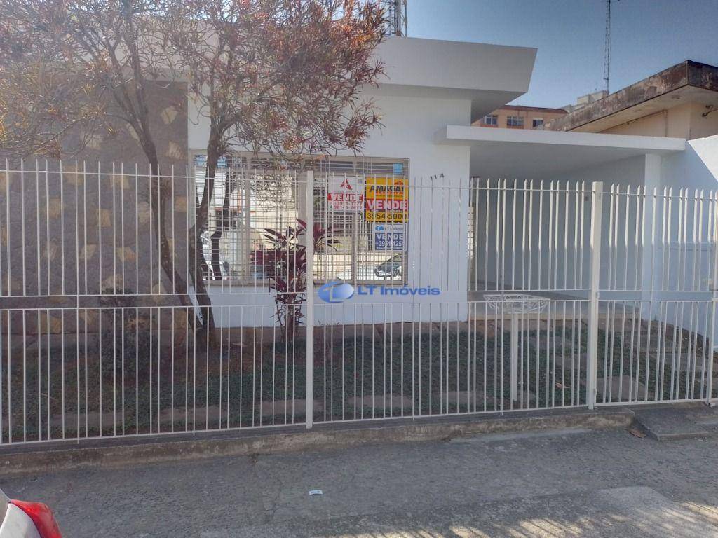 Casa, 5 quartos, 169 m² - Foto 1