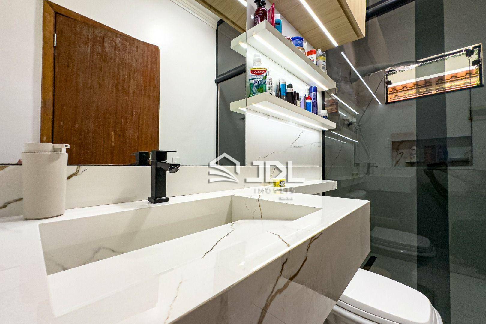 Casa à venda com 4 quartos, 250m² - Foto 18