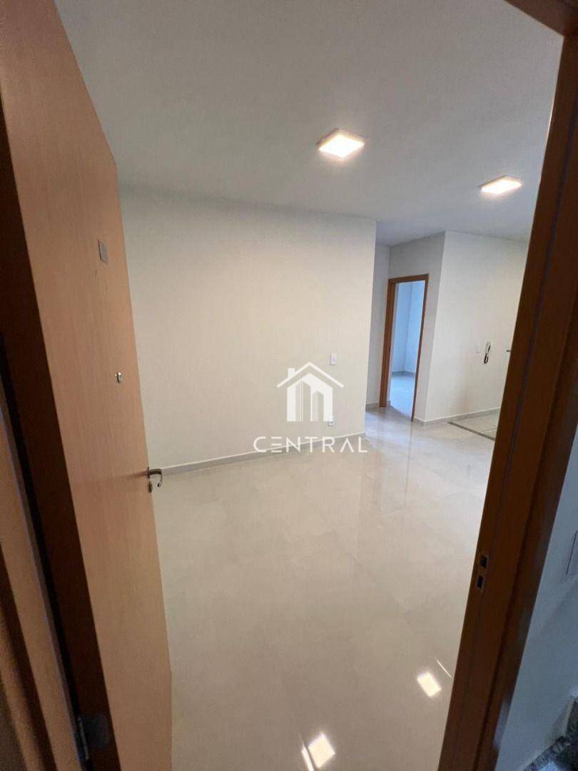 Apartamento à venda com 2 quartos, 45m² - Foto 3