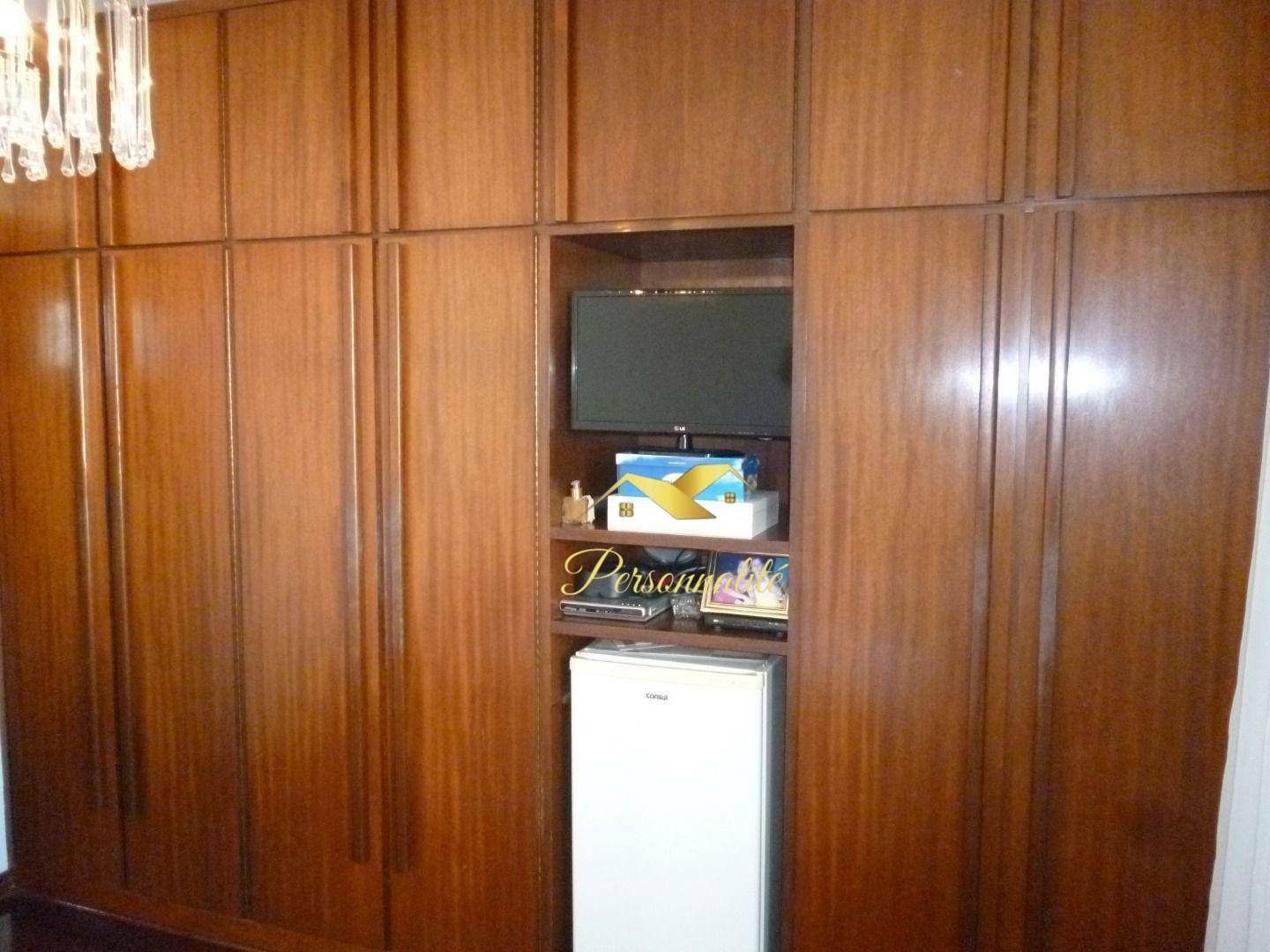 Apartamento à venda com 4 quartos, 205m² - Foto 26