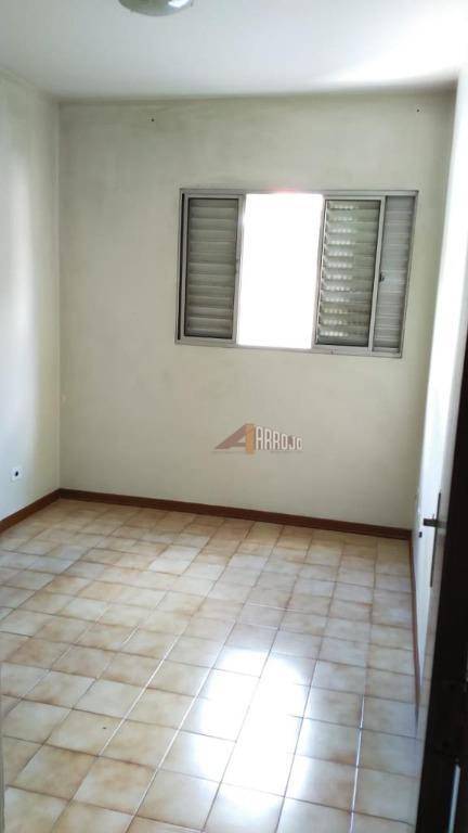 Apartamento à venda com 2 quartos, 67m² - Foto 4