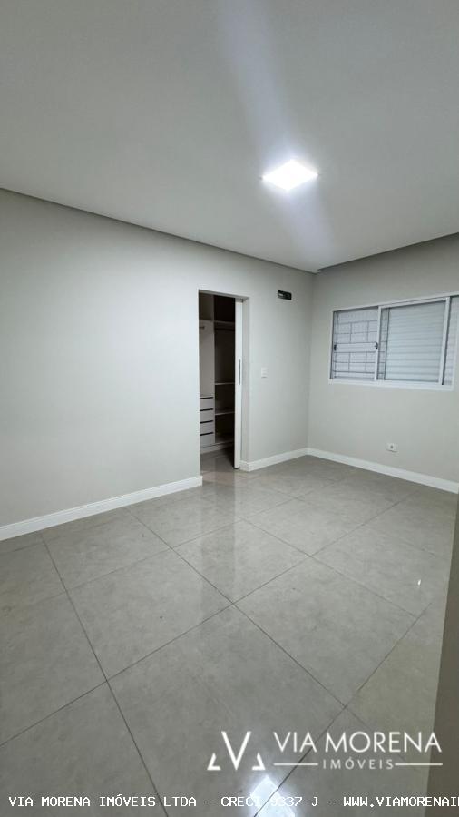 Casa à venda com 3 quartos, 180m² - Foto 8