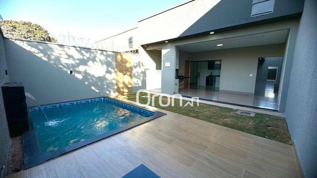 Casa à venda com 3 quartos, 129m² - Foto 1