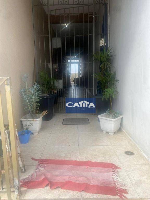 Sobrado à venda com 2 quartos, 192m² - Foto 4