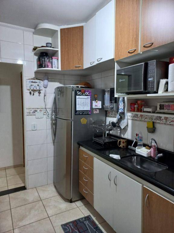 Apartamento à venda com 3 quartos, 72m² - Foto 1