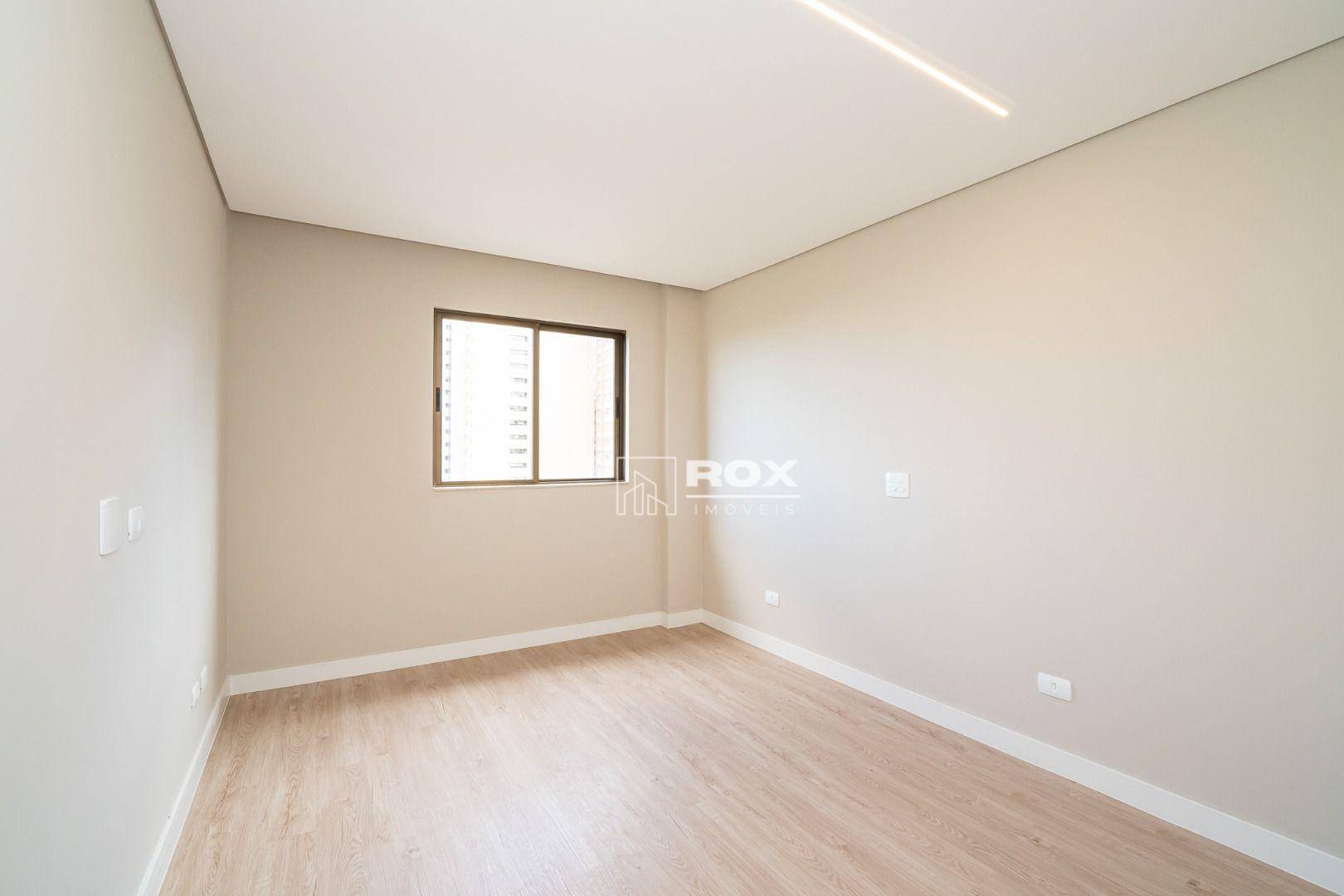 Apartamento à venda com 3 quartos, 193m² - Foto 35