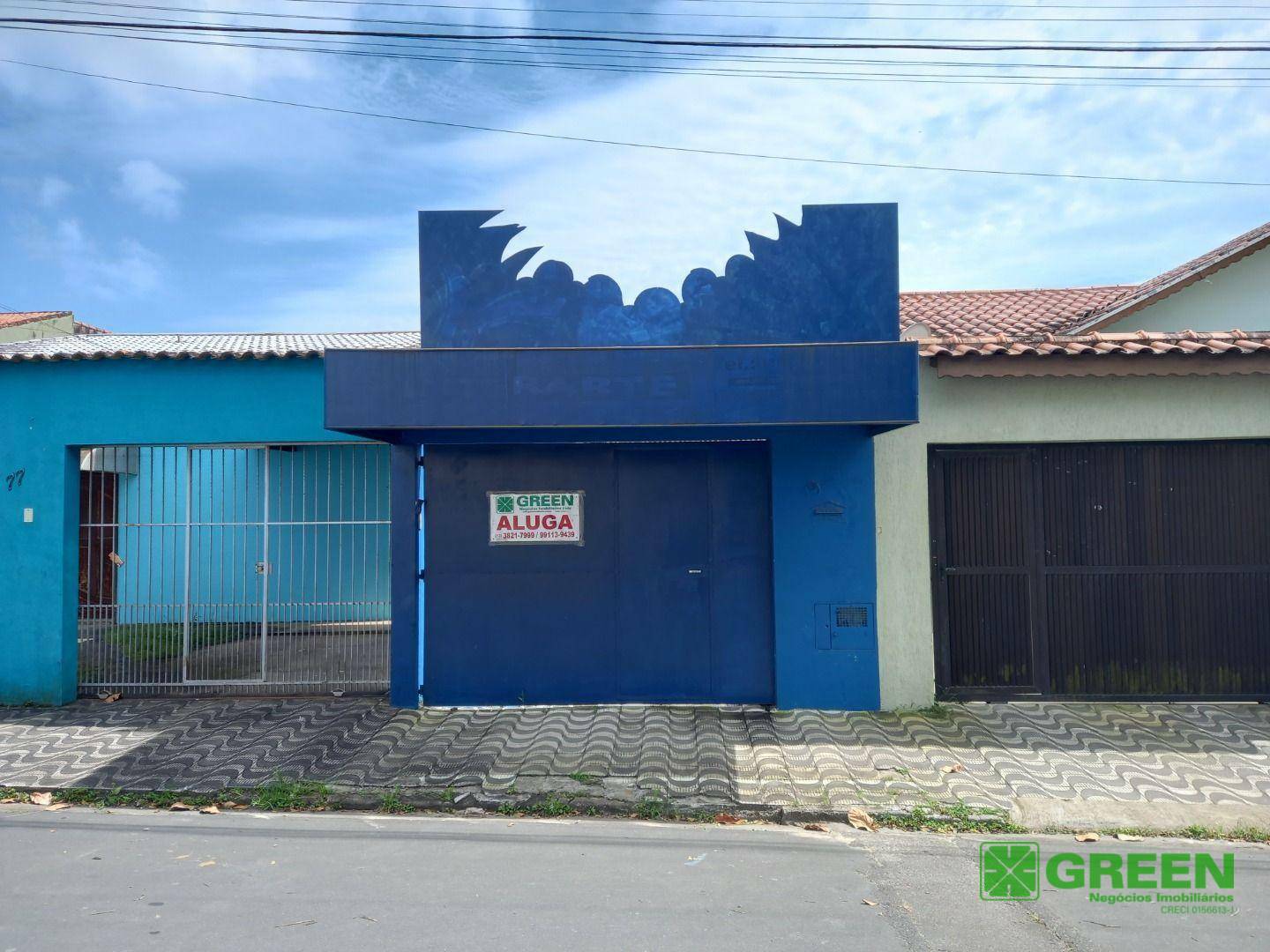 Casa para alugar com 4 quartos, 200m² - Foto 1