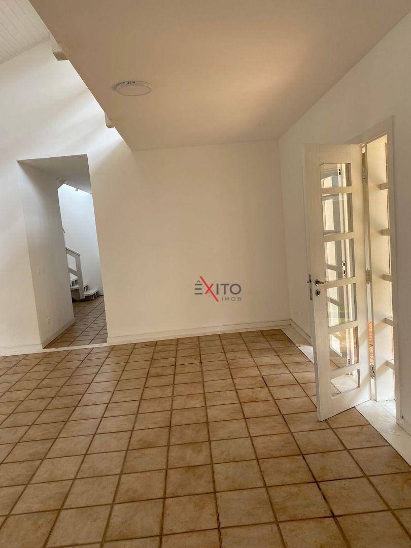 Casa à venda com 4 quartos, 300m² - Foto 12