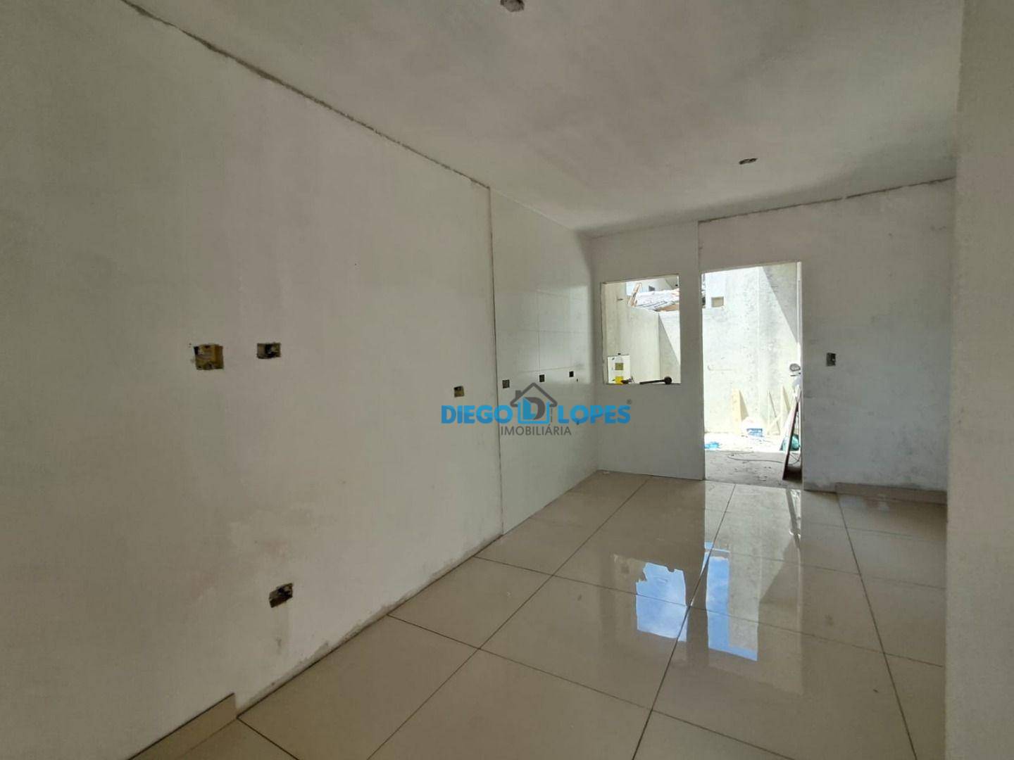 Casa à venda com 2 quartos, 40m² - Foto 3