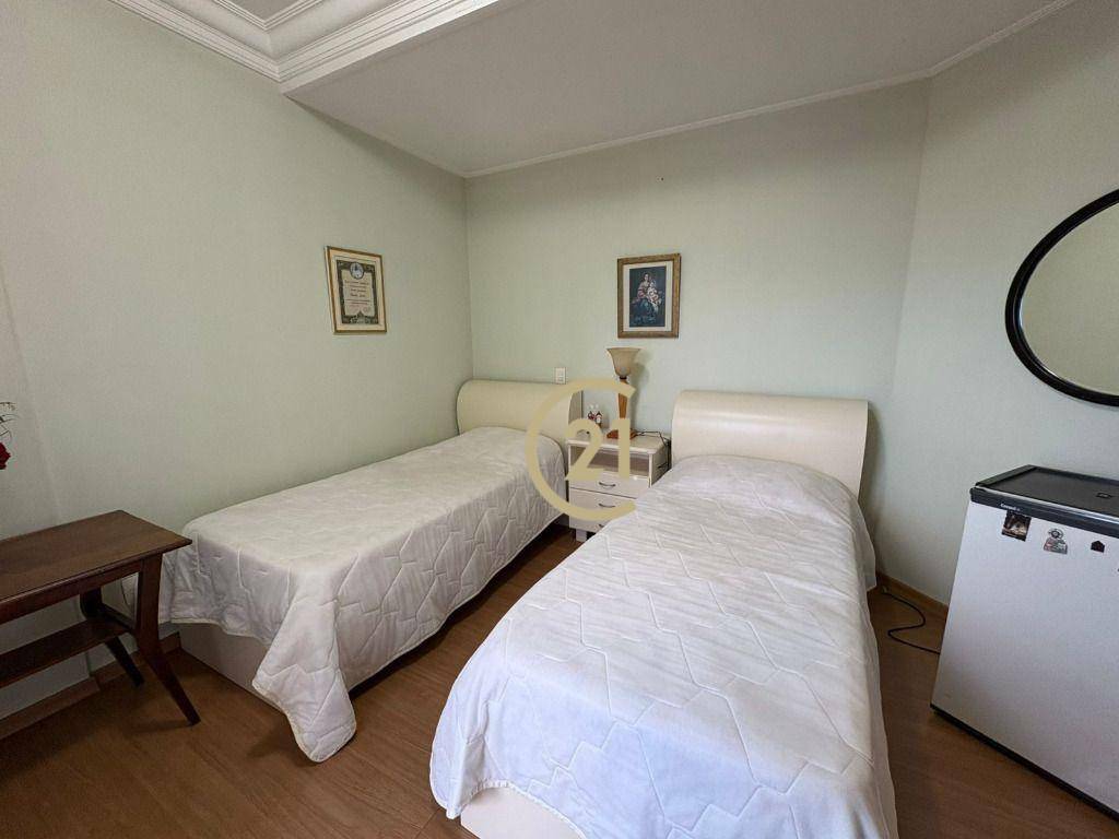 Apartamento à venda com 4 quartos, 264m² - Foto 18